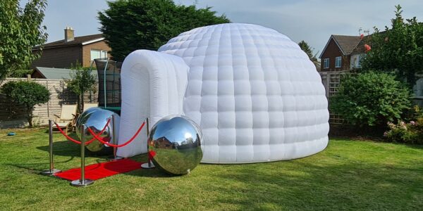 Inflatable-Igloo-Photobooth