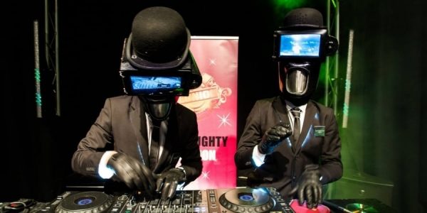 Intelligent-DJs