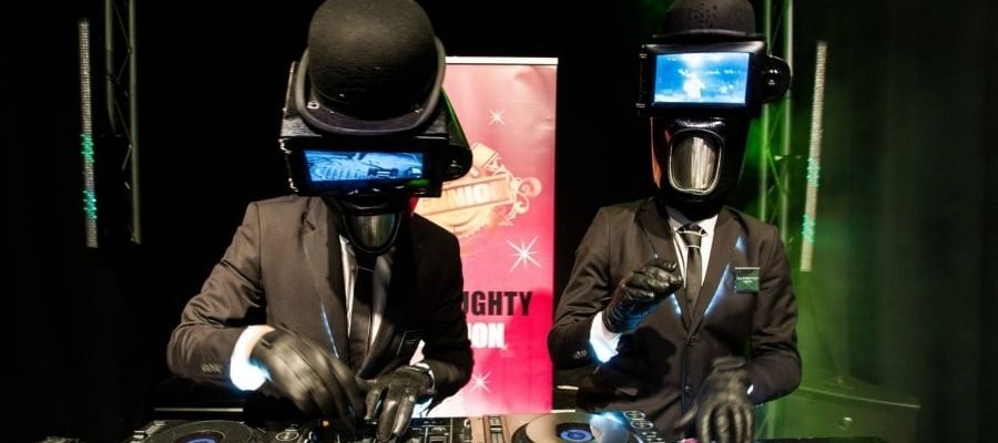 Intelligent-DJs Intelligent-DJs