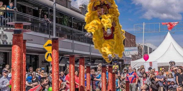 Jumping-Chinese-Lion-Dancers-Street-Parade