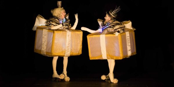 LED-Christmas-Walkabout-Entertainers