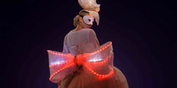 LED-Stilt-Walkers-For-Hire