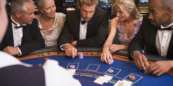 Luxury-Casino-Tables