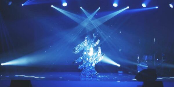 Mirror-Dance-Show-At-Corporate-Event