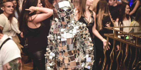 Mirror-Suit-Man-Dancer