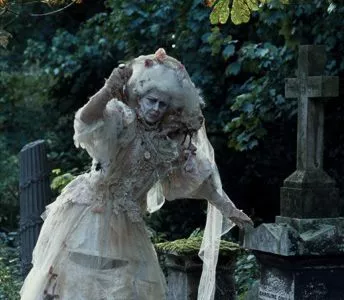 Miss-Havisham-Stilt-Walker