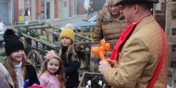 Newmarket-Christmas-Grotto-Visitors