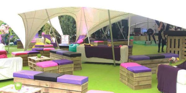 Outdoor-Pallet-Furniture-Hire