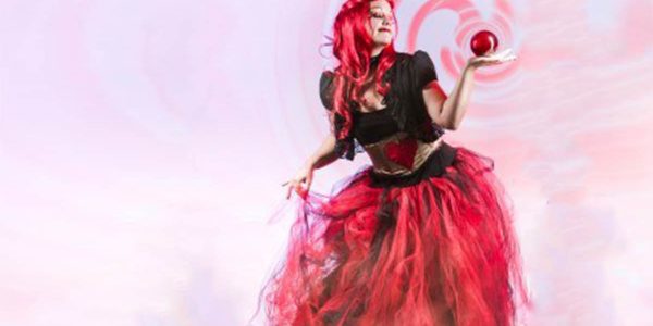 Queen-Contact-Juggling-Performer