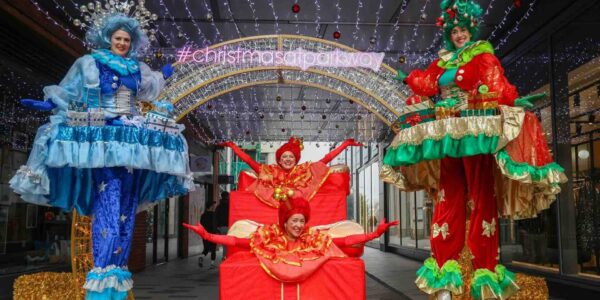 Roller-Skating-LED-Presents-Walkabout-Entertainment
