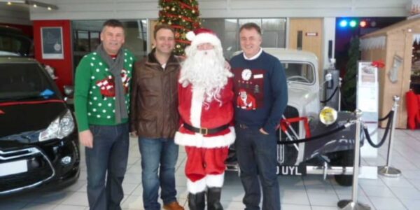 Santa-Entertainer-Corporate-Visits