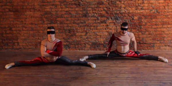The-Astounding-Acrobalance-Duo