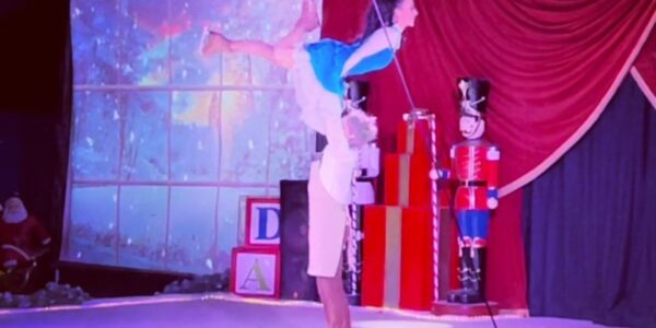 Toy-Maker-Christmas-Ice-Show