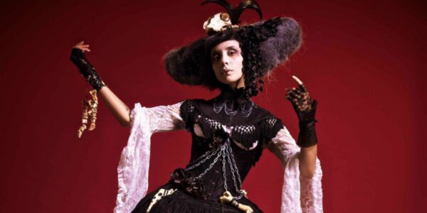 Voodoo-Queen-Themed-Stilt-Walker