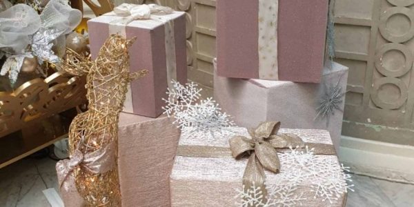 Waldorf Christmas Tree Rose and White
