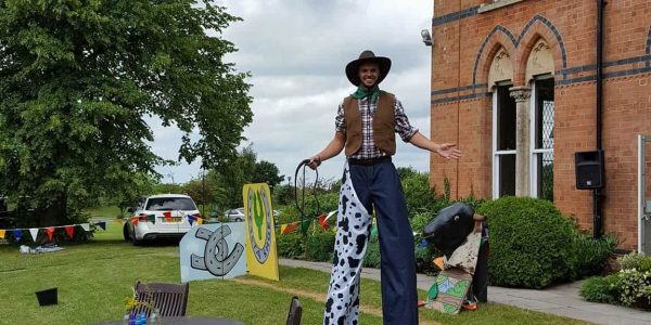 Wild-West-Themed-Stilt-Walker-Family-Fun-Day