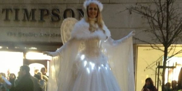 Winter-Queen-Stilt-Walkers