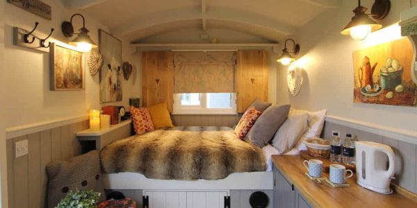 Wooden-Hut-Bedroom