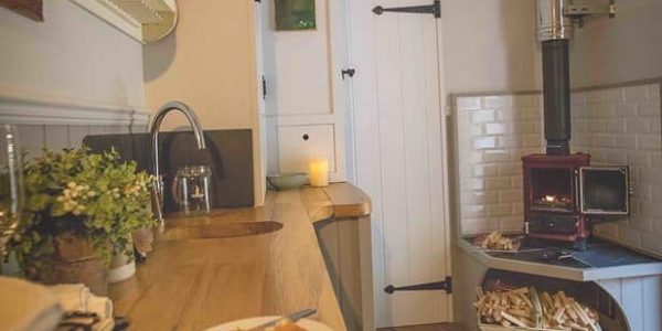Wooden-Hut-Kitchen