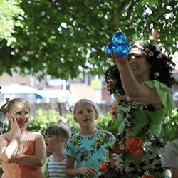 Summer entertainer for hire for festivals in London and the UK.