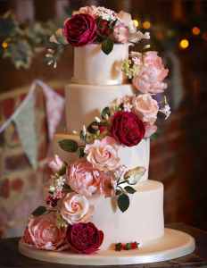 Rustic wedding cakes for hire. Book our bespoke cake & confectionery catering service for weddings or private events in London & the UK.