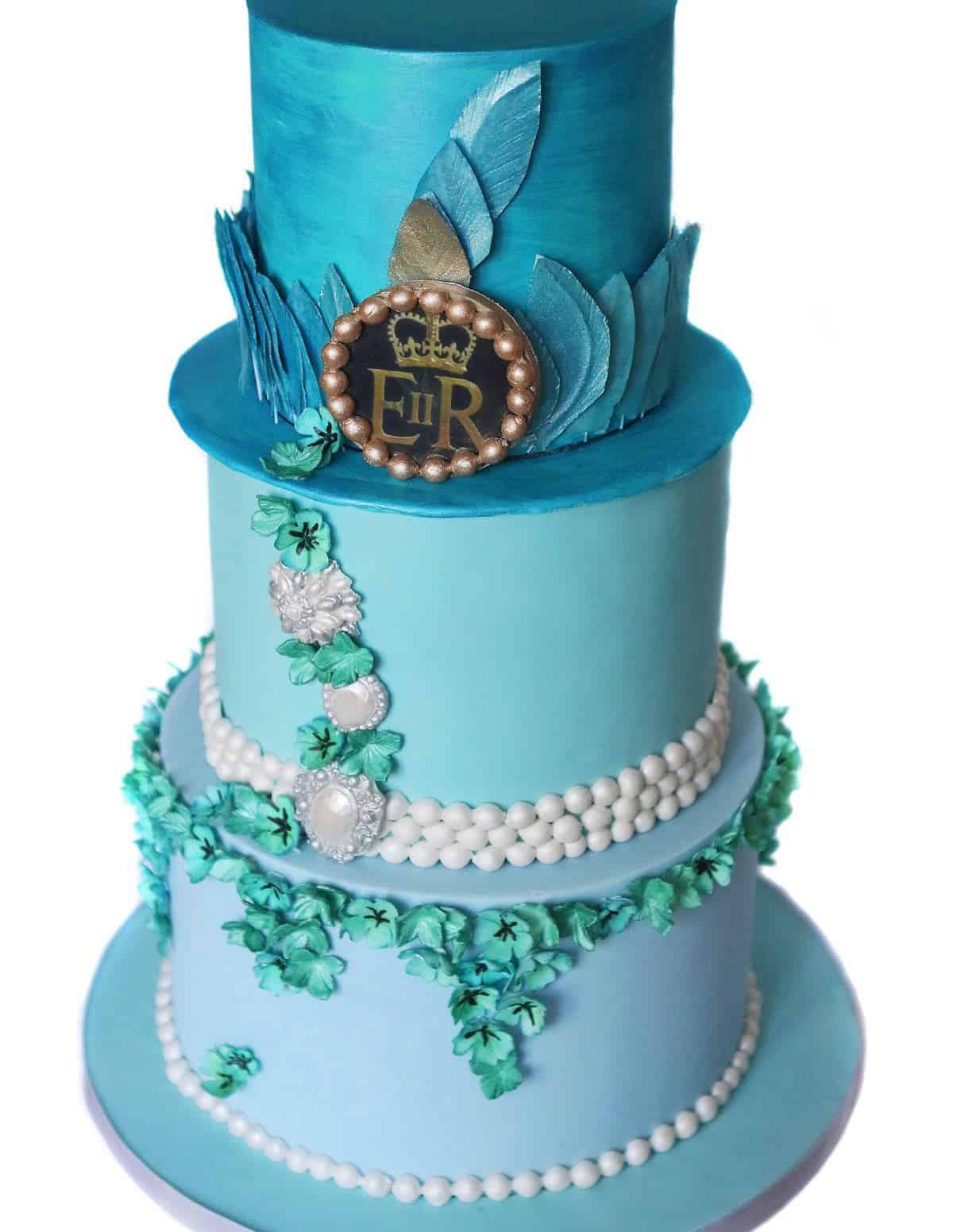 Bespoke wedding cakes for hire for weddings in the UK.