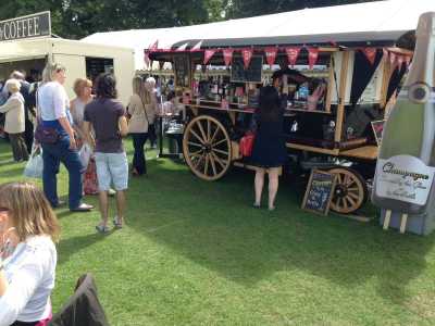 Hire our mobile cocktail bar for your wedding in London & the UK.
