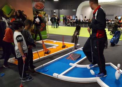 Exhibition attractions for hire for trade show events.