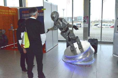 Book our swing robot for your event. Our swaying robot is available for hire in London and around the UK.