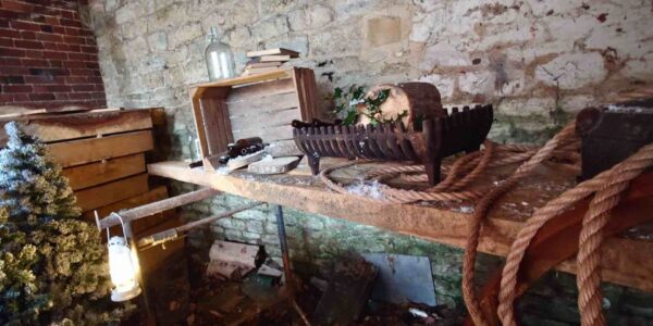 Shack-Wild-West-Themed-Set-Design