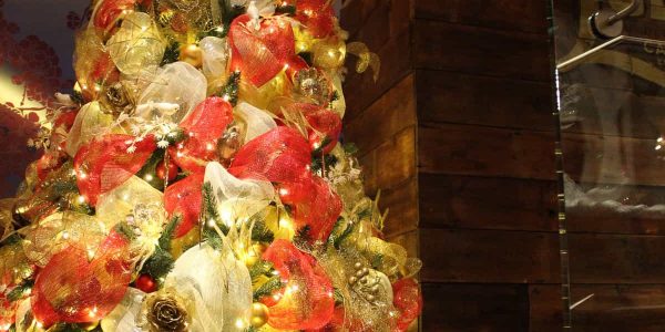 Bespoke-Christmas-Tree-Hippodrome