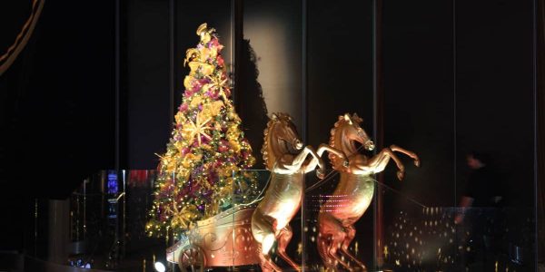 Bespoke-Luxury-Christmas-Decorations-Hippodrome-Casino-London