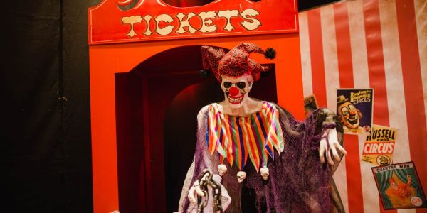Bespoke-Twisted-Circus-Photo-Booth