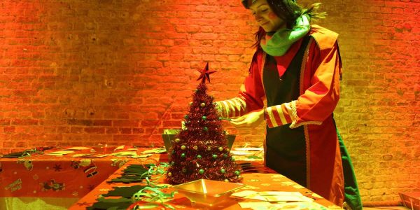 Corporate-Christmas-Party-Elf-Entertainer