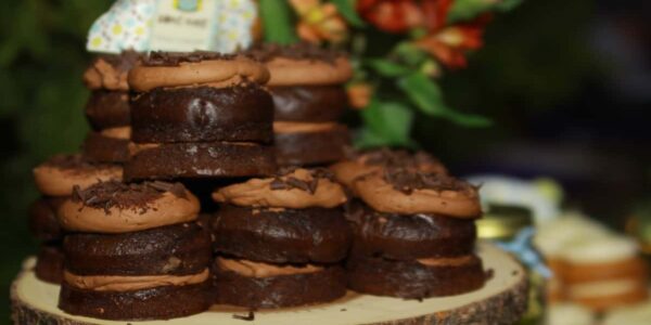 Garden-Festival-Party-Cakes