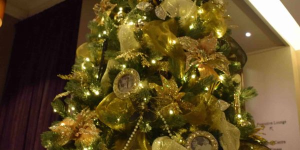 Great-Gatsby-Themed-Luxury-Christmas-Tree-Waldorf