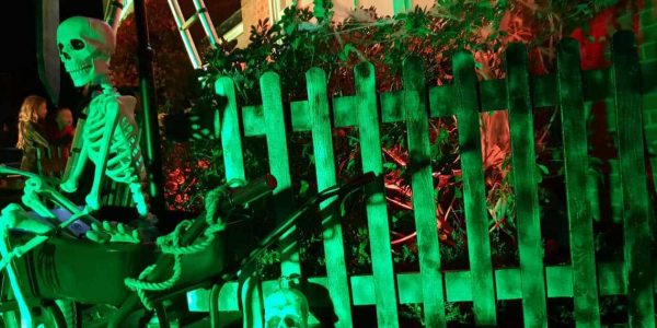 Halloween-Decorations-and-Props-Hampstead-Way