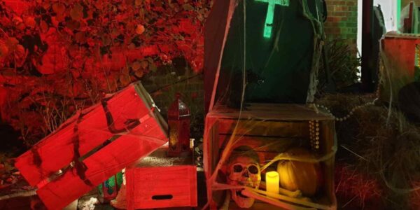 Halloween-House-Dressing-Grave-And-Wooden-Box-Props