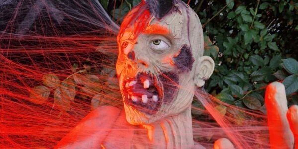 Halloween-House-Dressing-Zombie-Face-Close-Up