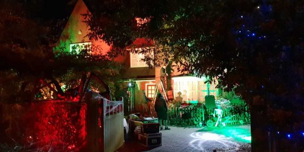 Hampstead-Way-Jonathan-Ross-Halloween-House-Dressing