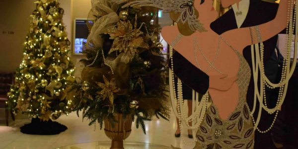 Hotel-Lobby-Luxury-Christmas-Decorations