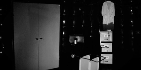 Mobile-Escape-Room-Inside