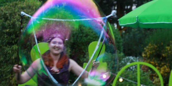 Peastock-Festival-Party-Bubble-Performer