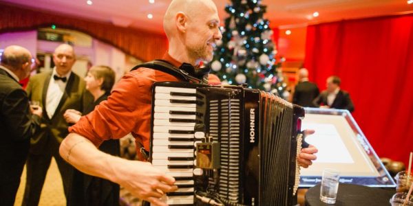Renault-F1-Xmas-Party-Performer