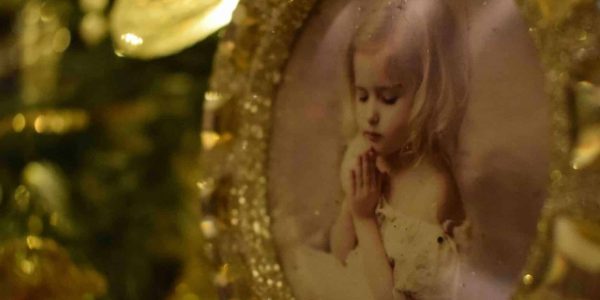 Royal-Family-Christmas-Decorations-Close-Up