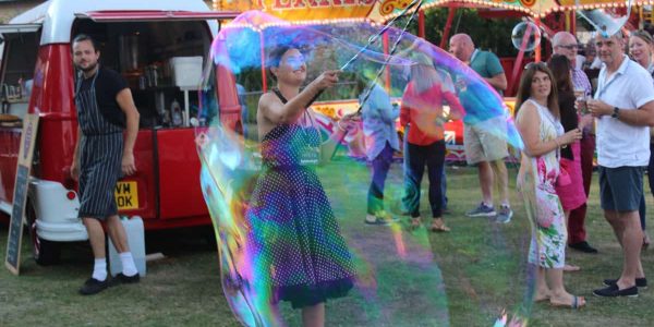 Summer-Festival-Bubble-Performer