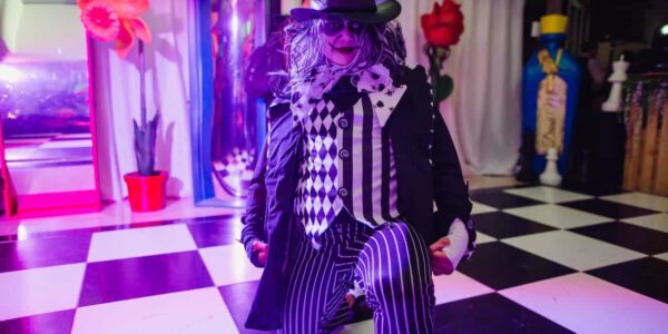 Twisted-Alice-In-Wonderland-Dancer-Skeleton