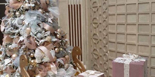 Waldorf-Hilton-London-Luxury-Christmas-Tree