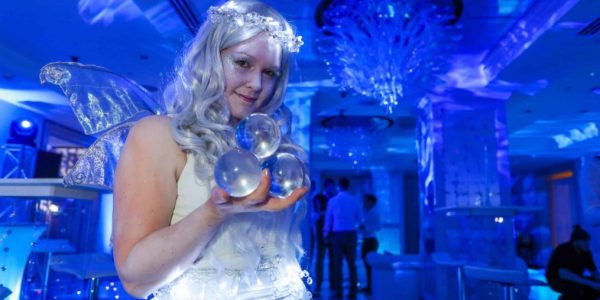 Winter-Wonderland-Work-Party-Entertainer