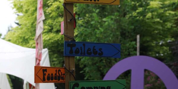 Woodstock-Festival-Signage